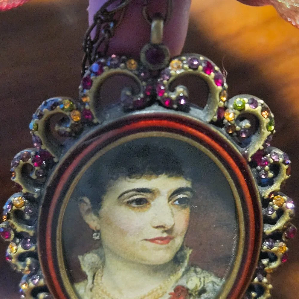 RARE VINTAGE JAY STRONGWATER OVAL CRYSTAL ENAMEL HANGING MINI FRAME ORNAMENT